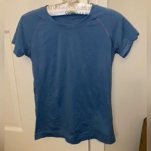 Short sleeve blue workout shirt size xs athleta